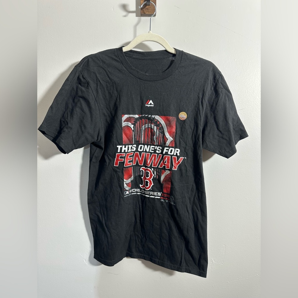 Majestic Men's S Red Sox 2018 World Series Black T-shirt W/Sticker | SKU 0905